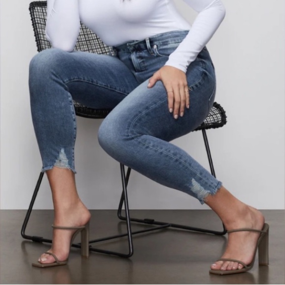 ✨ Good American Good Waist Cropped Jeans - Size 4/27 ✨